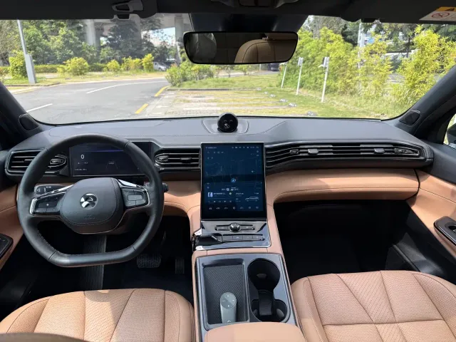 Nio ES8 — Фото автомобиля 18