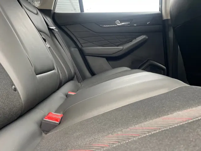 Dongfeng Yixuan MAX — Фото автомобиля 10