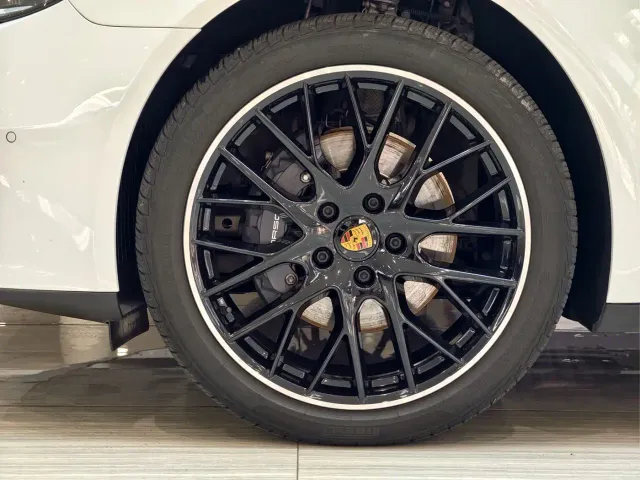 Porsche Panamera — Фото автомобиля 21