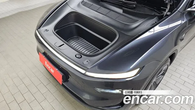 Tesla Model Y — Фото автомобиля 5