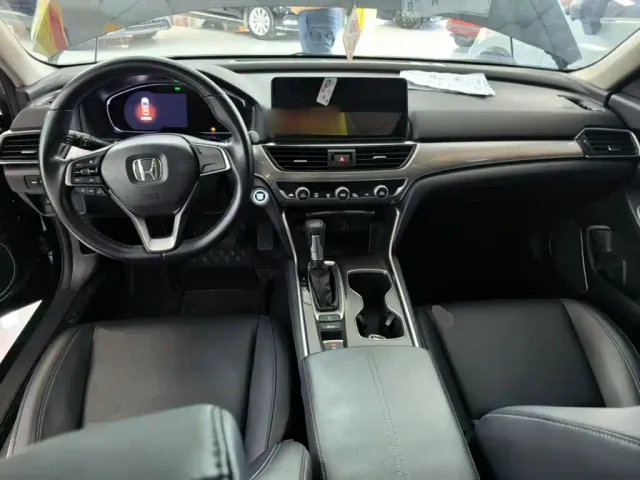 Honda Accord — Фото автомобиля 9