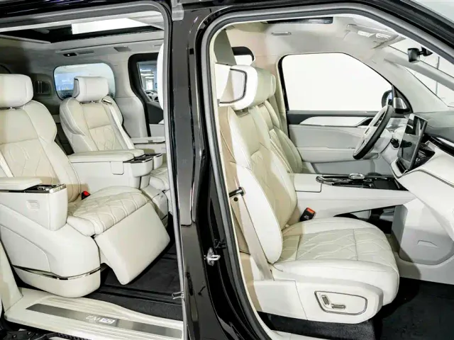 Volvo EM90 — Фото автомобиля 25