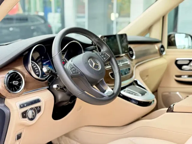 Mercedes-Benz V-Class — Фото автомобиля 14
