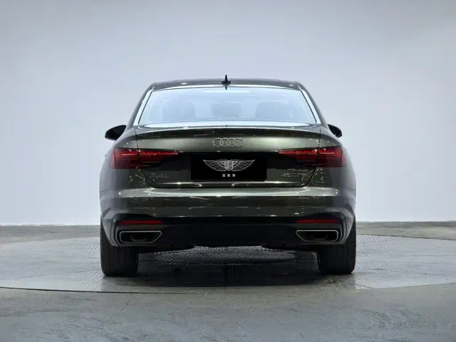 Audi A4L — Фото автомобиля 3