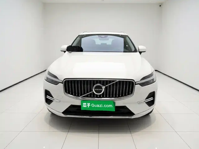Volvo XC60 — Фото автомобиля 2