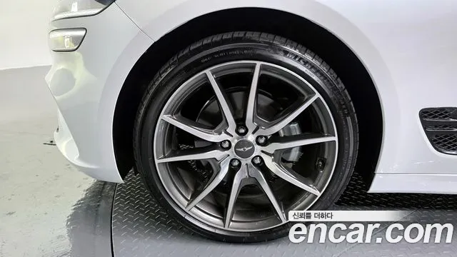 Genesis G70 — Фото автомобиля 5