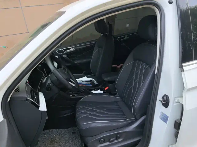 Volkswagen Tiguan L — Фото автомобиля 16