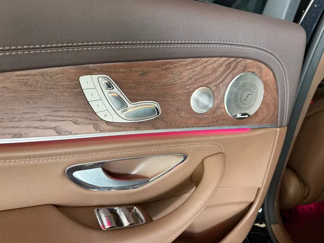 Mercedes-Benz E-Class — Фото автомобиля 9