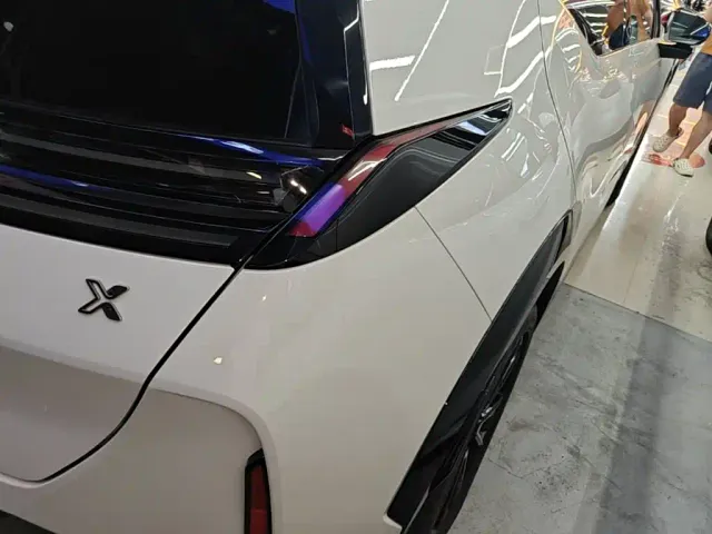 Zeekr X — Фото автомобиля 7