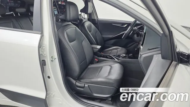 Kia Niro — Фото автомобиля 16