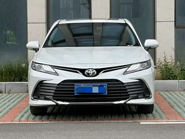 Toyota Camry — Фото автомобиля 2