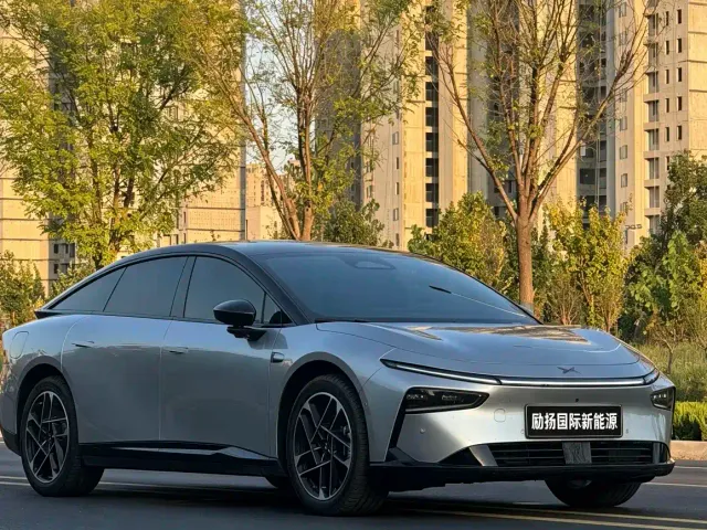 Xpeng P7+ — Фото автомобиля 3