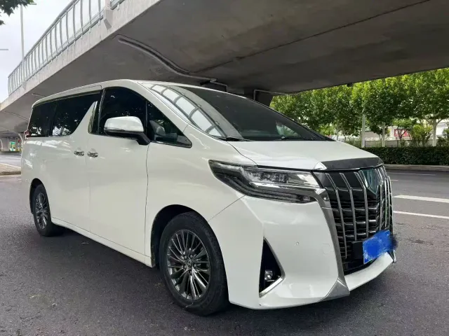 Фотография автомобиля — Toyota Alphard