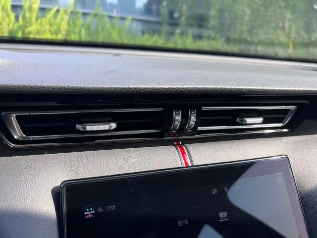 Hongqi H5 — Фото автомобиля 17