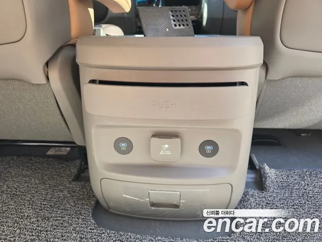 Hyundai Staria Staria 4WD Lounge 9 мест — Фото автомобиля 9