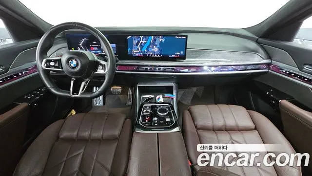 BMW 7-Series 7 серия (G70) 740i sDrive M Sport — Фото автомобиля 7