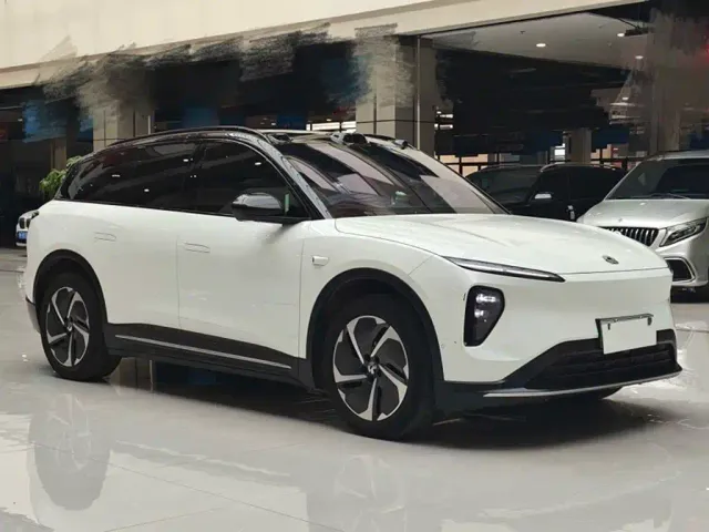 Nio ES6 — Фото автомобиля 23