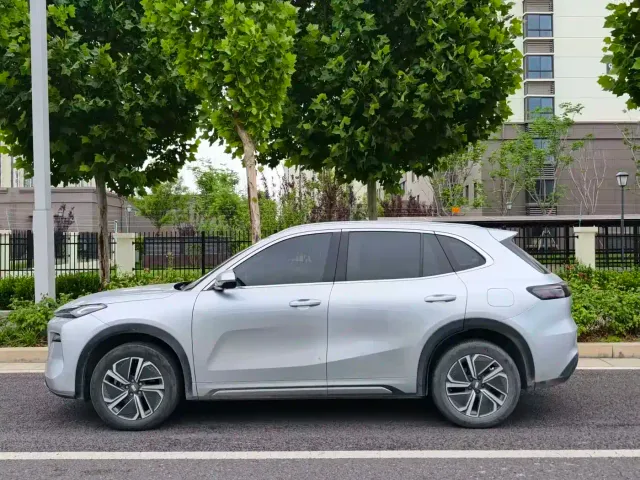 Geely Galaxy Starship 7 EM-i — Фото автомобиля 7