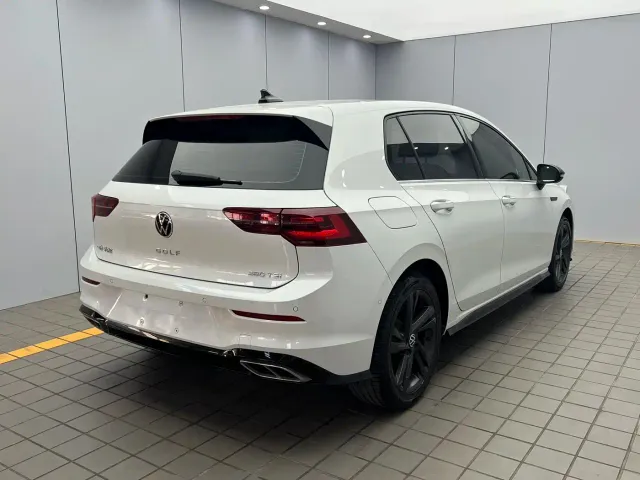 Volkswagen Golf — Фото автомобиля 6