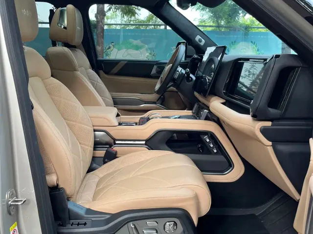 Fang Cheng Bao Leopard 8 2025 Zhiyong Flagship 6-Seater — Фото автомобиля 12