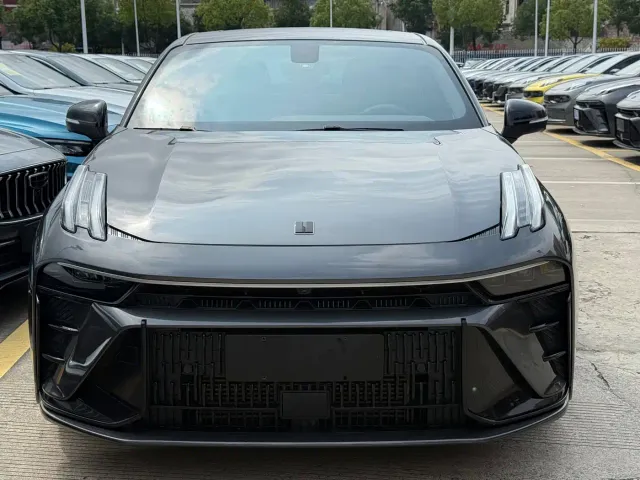 Lynk & Co Lynk & Co 03 2023 1.5TD DCT Power Pro — Фото автомобиля 2