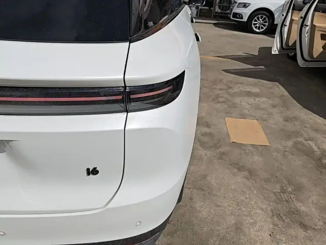 Li Auto i6 — Фото автомобиля 7