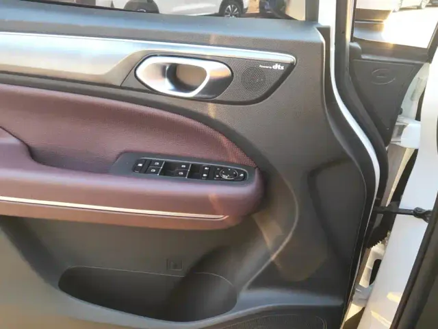 GAC Trumpchi M6 — Фото автомобиля 7