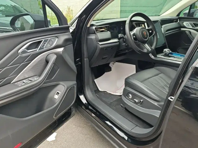 Hongqi HS7 PHEV — Фото автомобиля 15