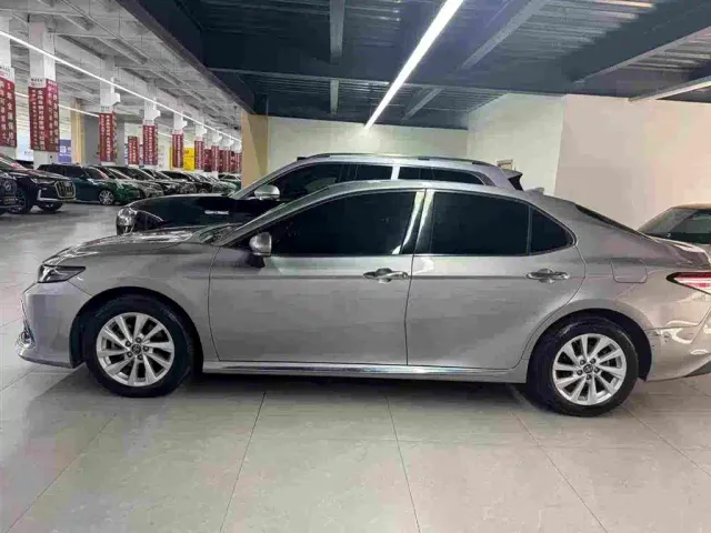 Toyota Camry — Фото автомобиля 3