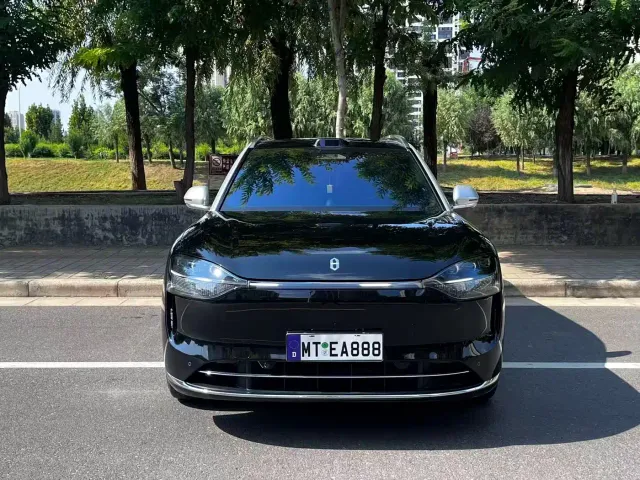 Aito M9 — Фото автомобиля 2