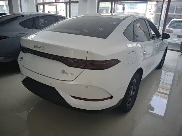 BYD Qin PLUS — Фото автомобиля 6