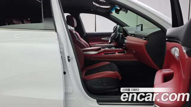 Genesis GV70 — Фото автомобиля 16