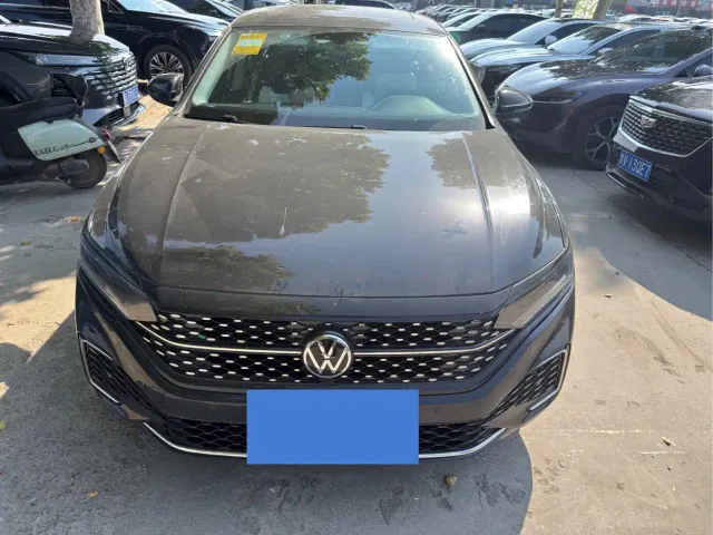 Volkswagen Passat — Фото автомобиля 2