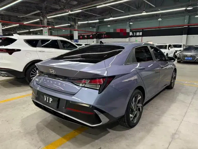 Hyundai Elantra — Фото автомобиля 9
