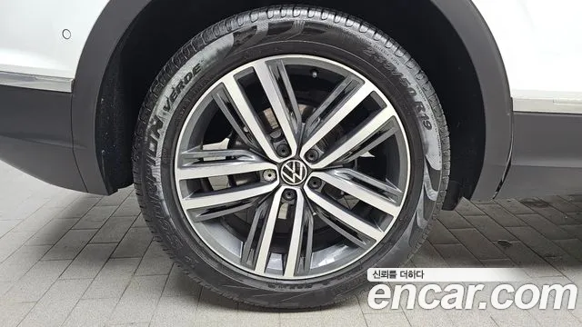 Volkswagen Tiguan Tiguan 2 поколение 2.0 TDI Prestige — Фото автомобиля 5