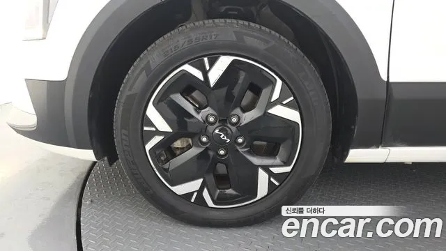 Kia Niro — Фото автомобиля 5