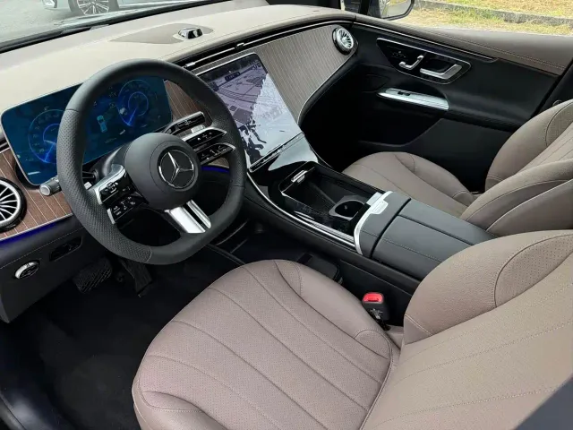 Mercedes-Benz EQE SUV — Фото автомобиля 4