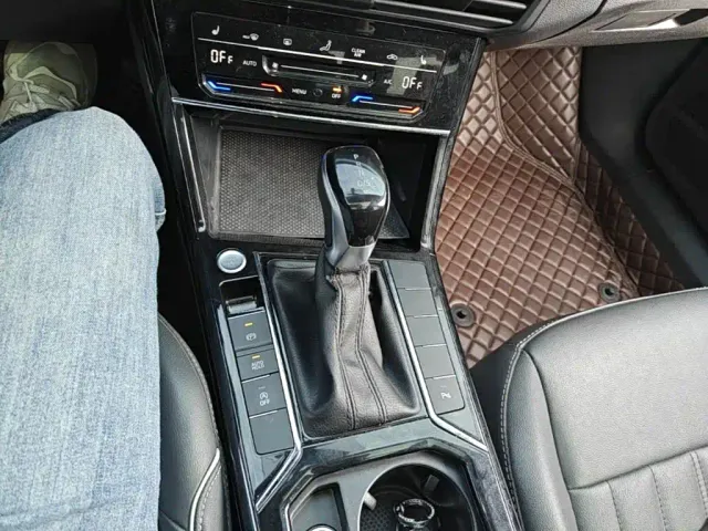 Volkswagen Passat — Фото автомобиля 13