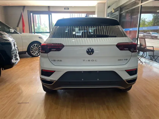 Volkswagen T-Roc — Фото автомобиля 10