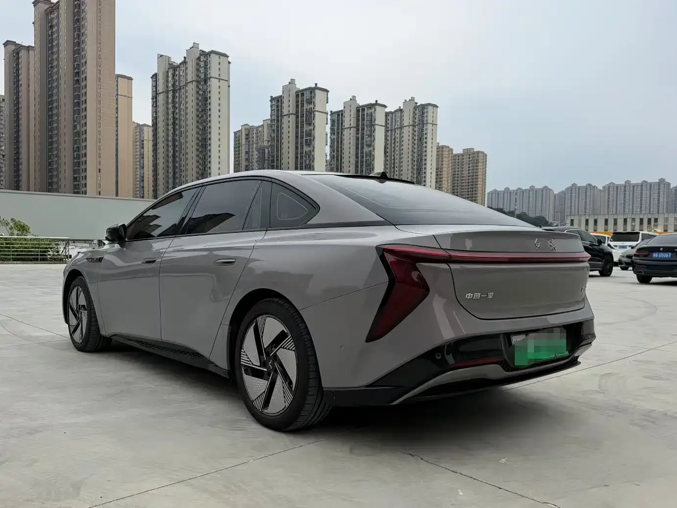 Hongqi Hongqi EH7 2025 640 AWD Smart Selection Edition — Фото автомобиля 9