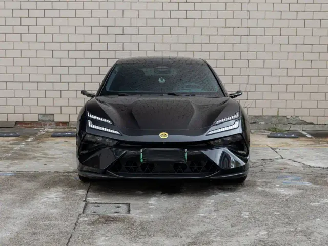 Lotus Emeya — Фото автомобиля 2