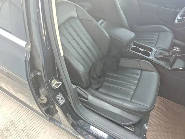 Volkswagen Passat — Фото автомобиля 24