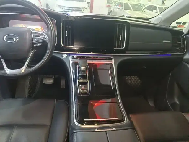 GAC Trumpchi M8 — Фото автомобиля 13