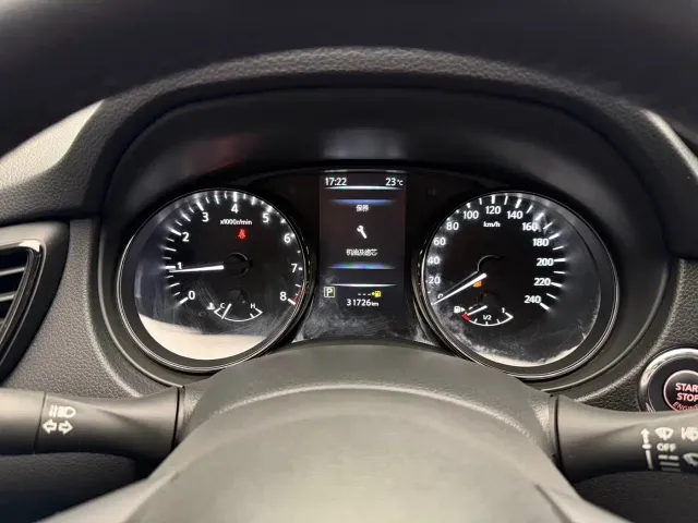 Nissan X-Trail — Фото автомобиля 10