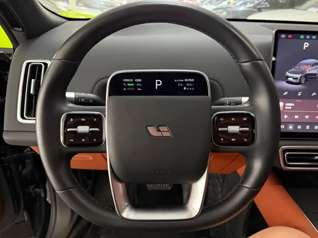 Li Auto L8 — Фото автомобиля 6