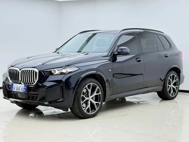 Фотография автомобиля — BMW X5