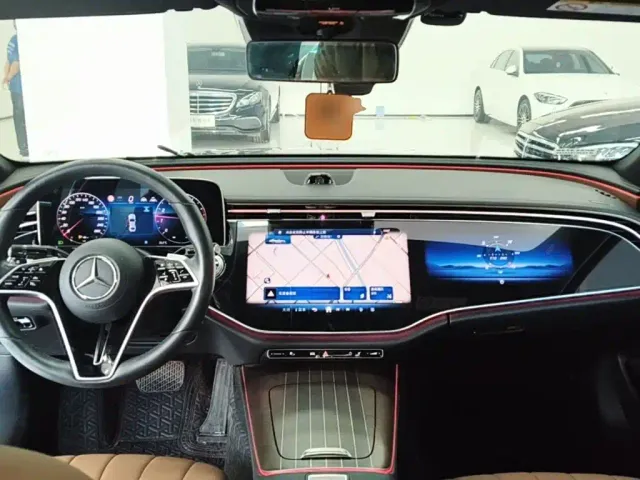 Mercedes-Benz E-Class — Фото автомобиля 9