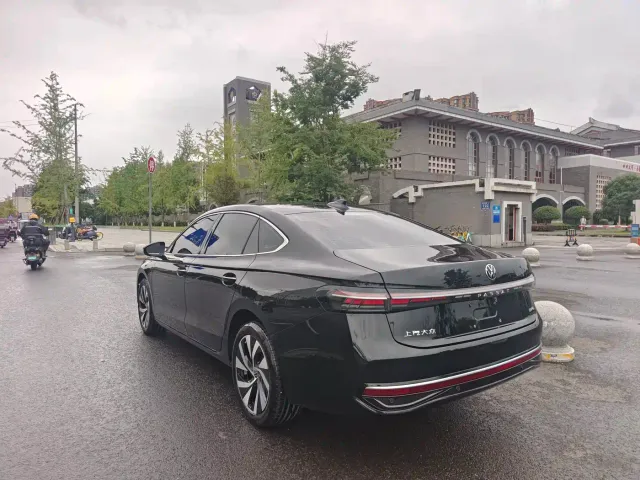 Volkswagen Passat — Фото автомобиля 3