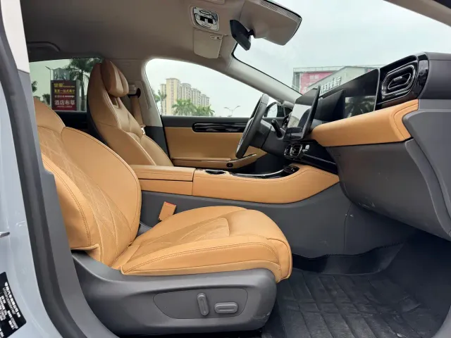 Leapmotor C01 — Фото автомобиля 11