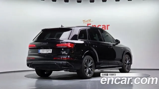 Audi Q7 4M — Фото автомобиля 2